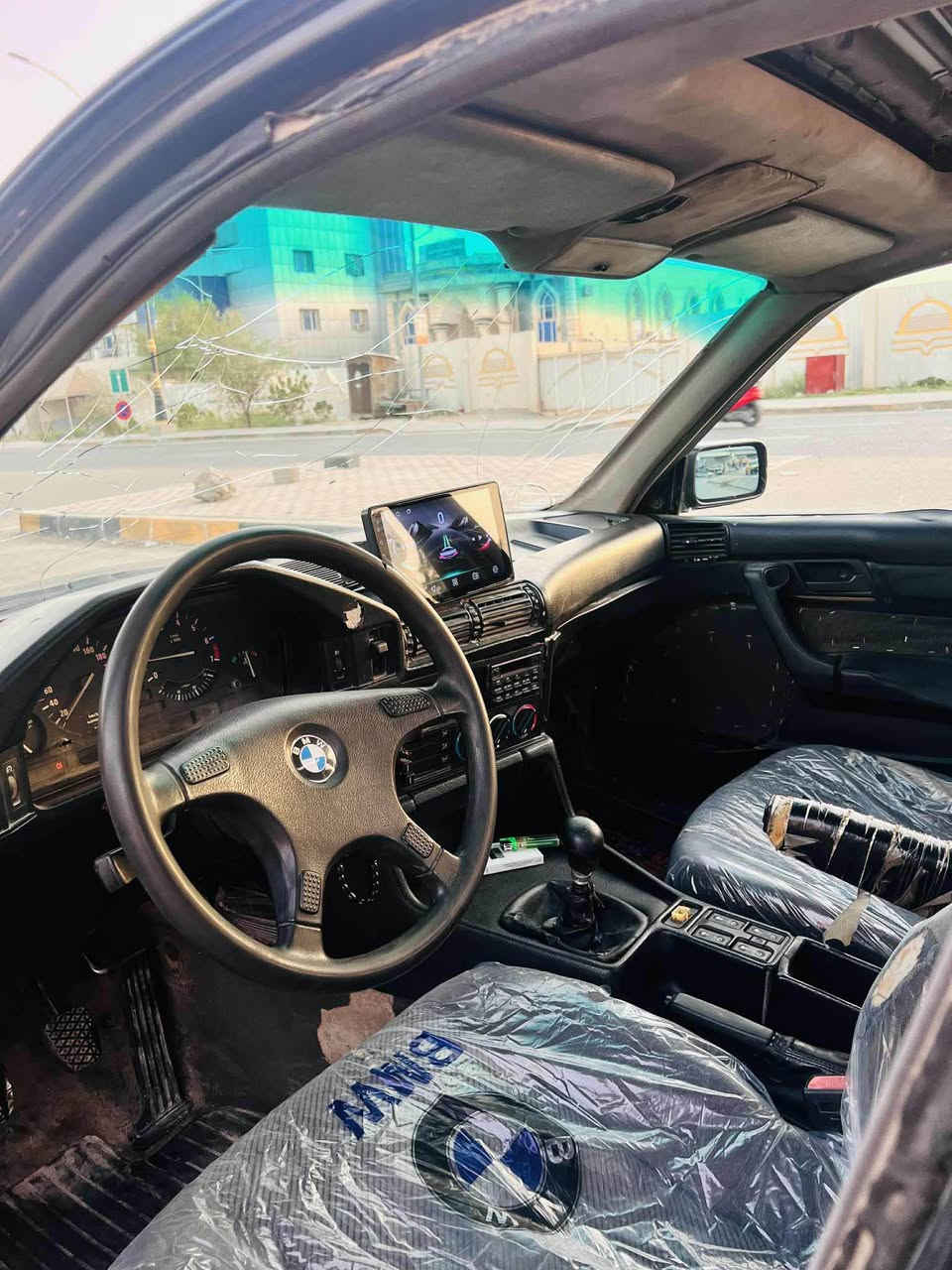 سلام عليكم
اصل BMW 525
موديل 91
رقم بغداد جديد بأسمي 
سنوية لل31
محرك 25 مسكر عدل گير عادي 
4جام كهرباء
سلايت شغال 
السياره وحش بالشارع 
ابيع تعمير 
السعر 35 وبيها مجال قليل 
مكاني نجف 
رقم الهاتف ***********
