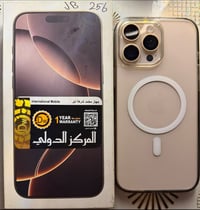 ايفون 16 برو ماكس الذاكره 256 البطاريه 90 نظافه الجهاز 100‎%‎ للبيع ال...