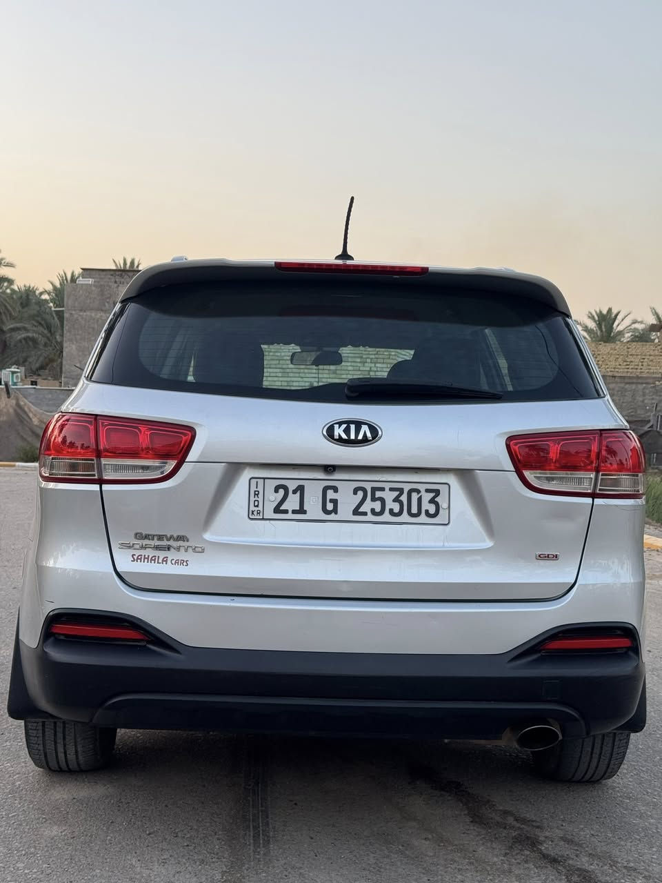 سياره سورنتو ورارد امريكي
حادثه قطعه جاملغ امامي
أربعه سنلدر 
محرك GTi
لون سلفري موديل ١٧
سياره خمس راكب
تخم تاير جديد
ويل حجم ١٧
حداديه نضافه ٩٠ بل 💯 
مكينه مكفوله
كير مكفول
تحكم سترين 
قطعتين تبريد
تدفئه تبريد مكفول
عنوان كربلاء العطيشي
سعر سياره ١٦٠ وبيه مجال
استفسار ‭***********
