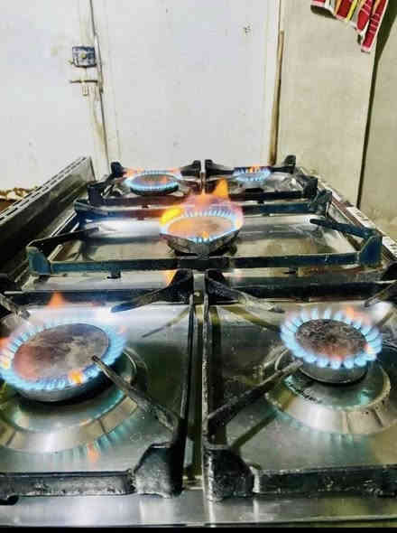 السلام عليكم ورحمة الله 
طباخ عشتار شغال وممتاز نار عالية وقوية مستعمل ونظيف وسعر مناسب 110 الف فرن شغال مكاني الكوفة…
شراي تعال خاص او الاتصال 
*********** // ***********
