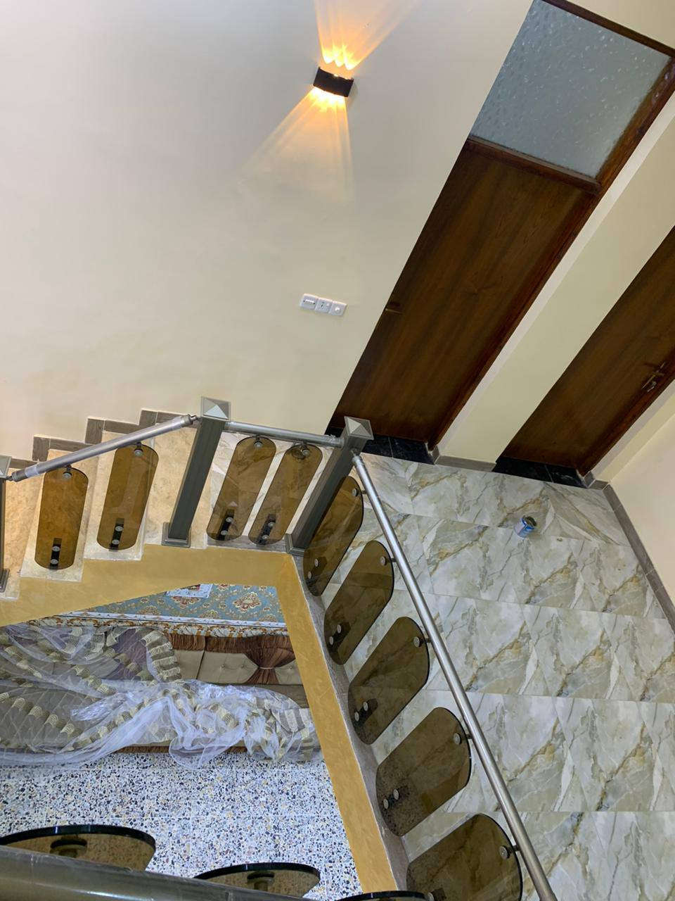 بيت للبيع المساحة 150متر 
7,5#20
بناء حديث
المكان بغداد جسر ديالى القديم قرب حسينة الزهراء 
***********
