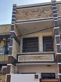 بيت للبيع مساحه 75 متر بناء جديد ومن الأساس واجه 4 الا ربع  ثلاث طوابق...