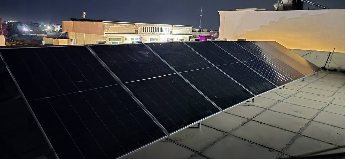 ودّع انقطاع الكهرباء⚡ ... واستمتع بالطاقة 24/7!
مع منظومات الطاقة الشمسية من مكتب التقنيات الحديثة للطاقة الشمسية، نوفر لك جودة عالية، تركيب احترافي، وضمان وخدمة ما بعد البيع .
                  ⚡ من ناحية الاسحاقي ⚡
                    تم وبحمدلله تجهيز ونصب
 منظومة ( 20 امبير نهاري 10 ليلي لمدة 6 ساعات )  
🔹 إنفيرتر    Friday Solar 6 kw ضمان 2 سنوات  
🔹 بطارية ليثيوم   Grenade16kw ضمان 5 سنوات 
🔹 الواح  JINKO725W - 8
🔹 بورد حماية متكامل . لمتابعة السحب عبر الهاتف 
🔹أسلاك  DC و أسلاك AC
🔹 حديد حداده مغلون 
🔹 ربط ومتابعة عبر الإنترنت 

مكتب التقنيات الحديثة للطاقة الشمسية
 صلاح الدين سامراء فلكةالشروق مقابل مطعم حبايبنا -
*********** 📞مهندس محمد مانع
*********** 📞محمد صالح
#طاقة 
#بغداد
#المنصور
#سامراء
#تكريت
