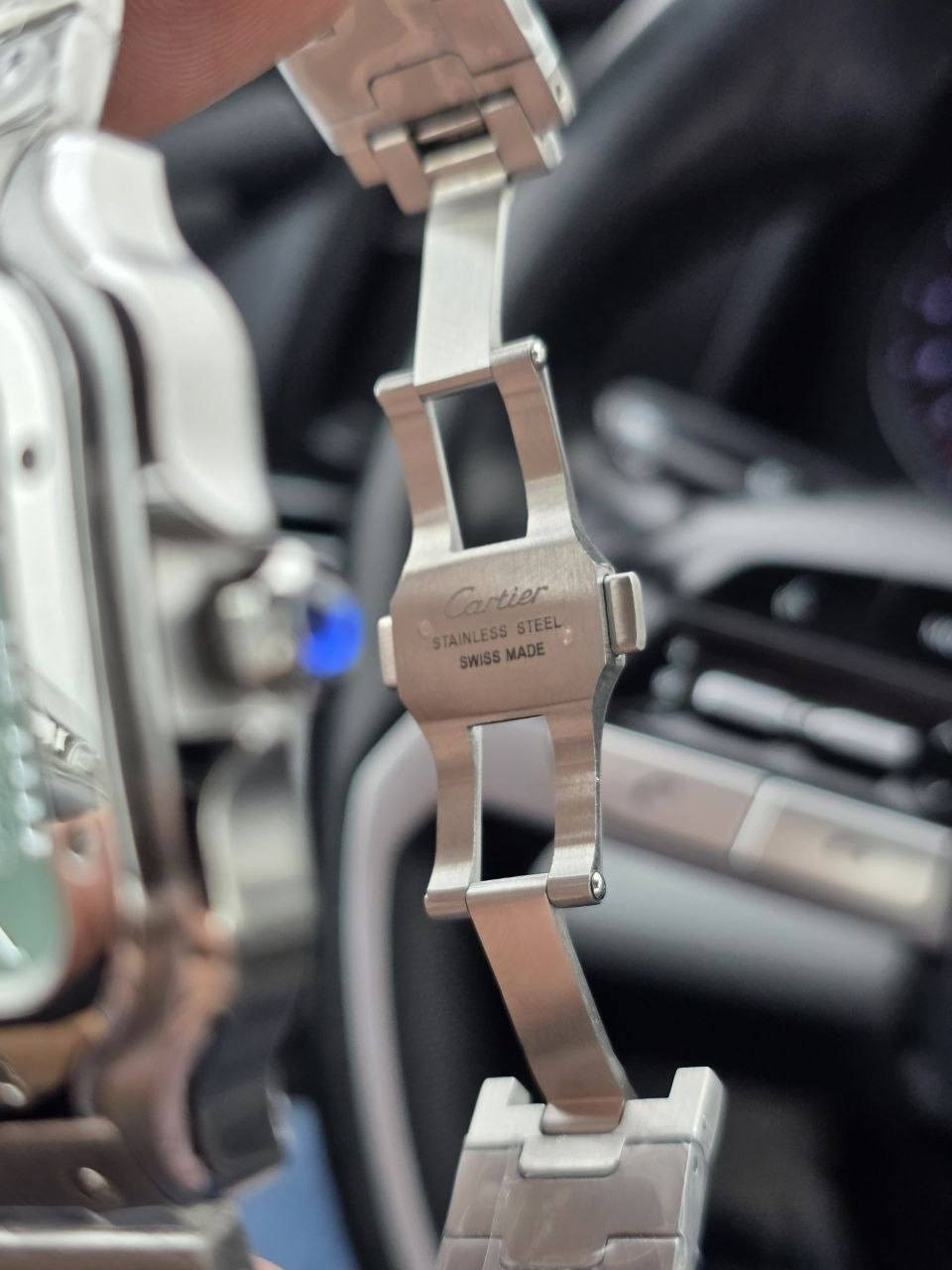 ساعة من ماركة (كارتير)
 تعمل بنظام اوتوماتيك وعلى حركة اليد 
ارقام لامينوس..مكينه اوتوماتيك سويسري 
مختم من كل جهات وزن ثقيل..منفذ شهري
مع علبه ملحقات كاملة..مينا لون اخضر
السعر 125الف مع توصيل


**إذا كنت صاحب هذا الإعلان وتريد حذفه لأي سبب، رجاءا أرسل رسالة إلى الدعم الفني**