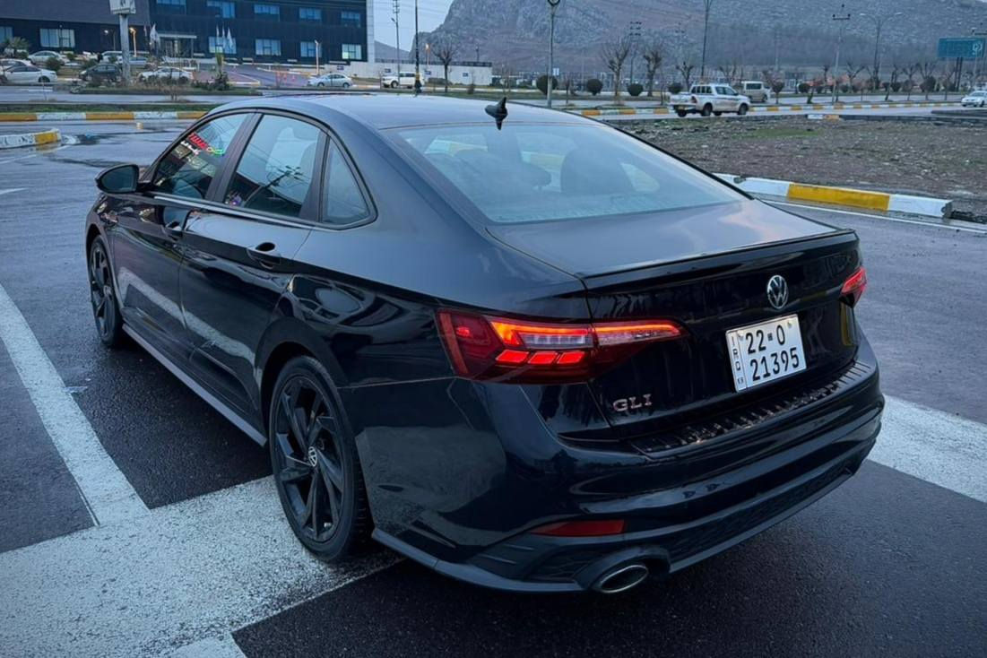 ڤۆڵگسواگن جێتا 2023 مواسەفات GLI Autobahn  
قەپات قەپات مواسەفاتە ئۆتۆبان 
لایت و ڕادێتەر و ڕادار و هەموو شتێکی بیلادییە
دەسکاری نەکراوە 
تەنها سێ جێگا کارتی بچوکی هەیە 
و هیچ پارچەیەکی بۆیاغ نییە 
ژمارەی شانسی : 3VW2T7BU0PM003381
 بەناوی خۆمەوەیە بەشەرتی تەحویل و غەرامە 
سەنەوی و ژینگە و ڕێگاوبانی تازەیە

سـعـر : لە کۆمێنت داوابکە ڕاستەوخۆ بۆت دێت 📥 

گێر و مەکیەنەی بەشەرت 
هیچ کێشەیەکی تێدا نییە 

ژمارەی خاوەنەکەی 
***********
