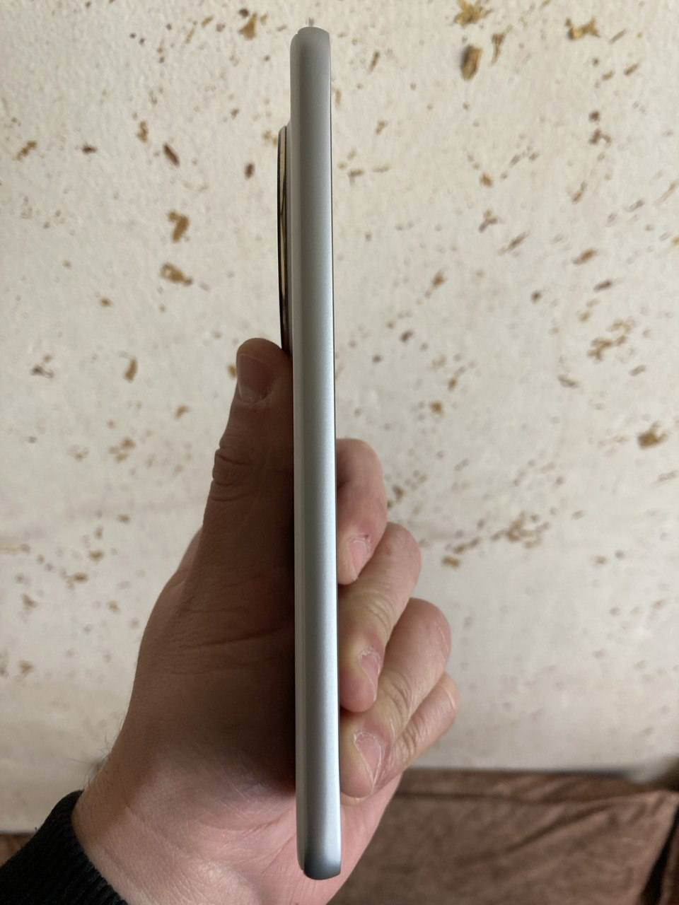 اونر X9c سمارت .. بسعر 290
ذاكرة 256 رام 24 
شرط ممفتوح ضد الماي 💧
استخدام قليل جداً جداً


**إذا كنت صاحب هذا الإعلان وتريد حذفه لأي سبب، رجاءا أرسل رسالة إلى الدعم الفني**