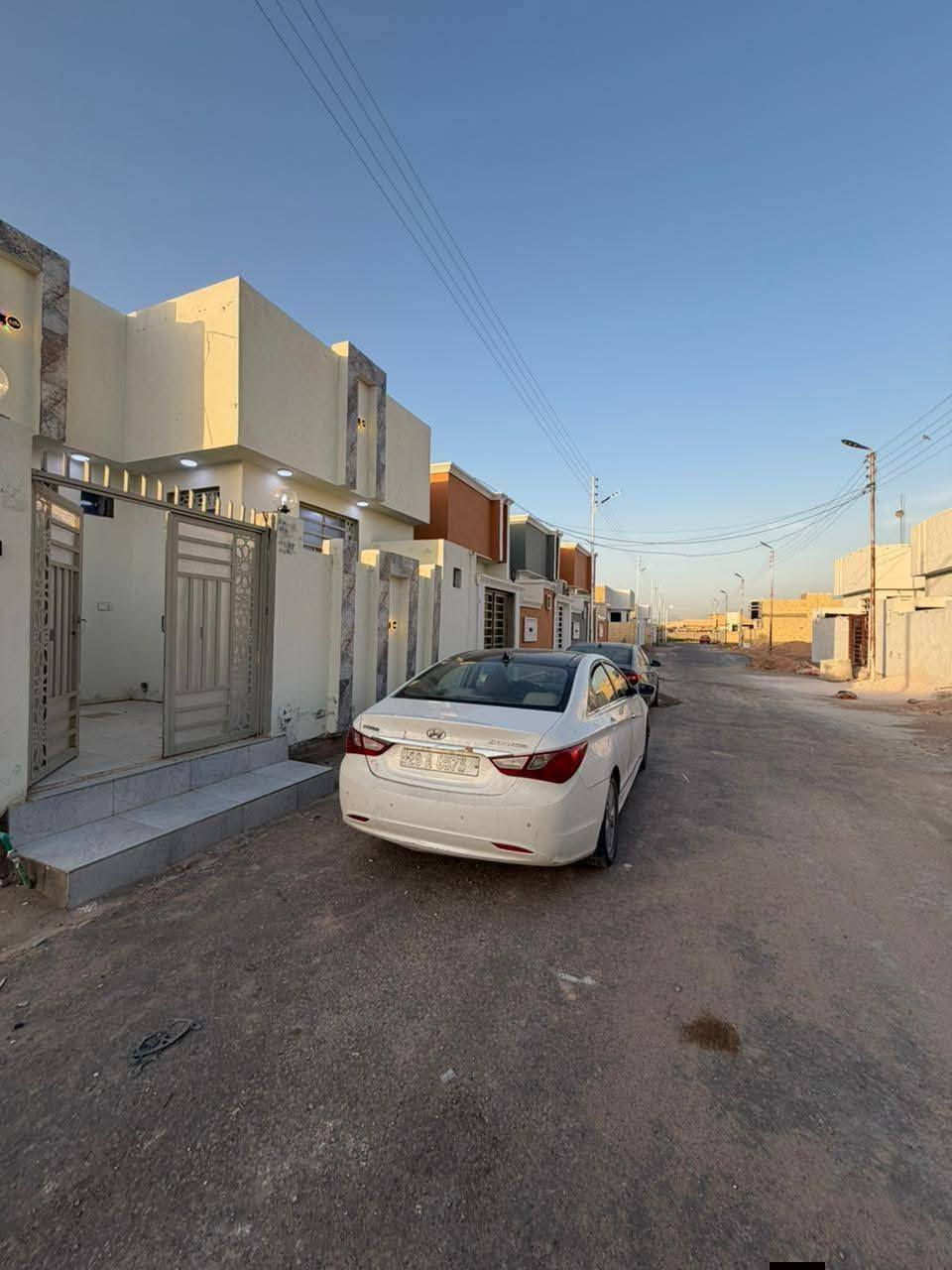 🏡دار للبيع🏡
المساحة: 120متر مربع
✅ #طابو_زراعي_سند_25_أقرار_محكمه
السعر: 58 مليون  (مع المجال)
الموقع: النجف شارع الصب  #ألخط_ألاول مقابيل قرية الغدير 

مواصفات البناء:
غرفتين نوم وصاله ومطبخ واستقبال حمامات داخليه وخارجيه وكراج 
بناء مرتب (أساس + سقف كونكريت + طابوك)
أرضية بورسلين أبو الـ 60

الخدمات:ماء كهرباء مدارس سوق تبليط متر
خط مولد

للاستفسار اتصل على *********** أو مراسله واتساب
