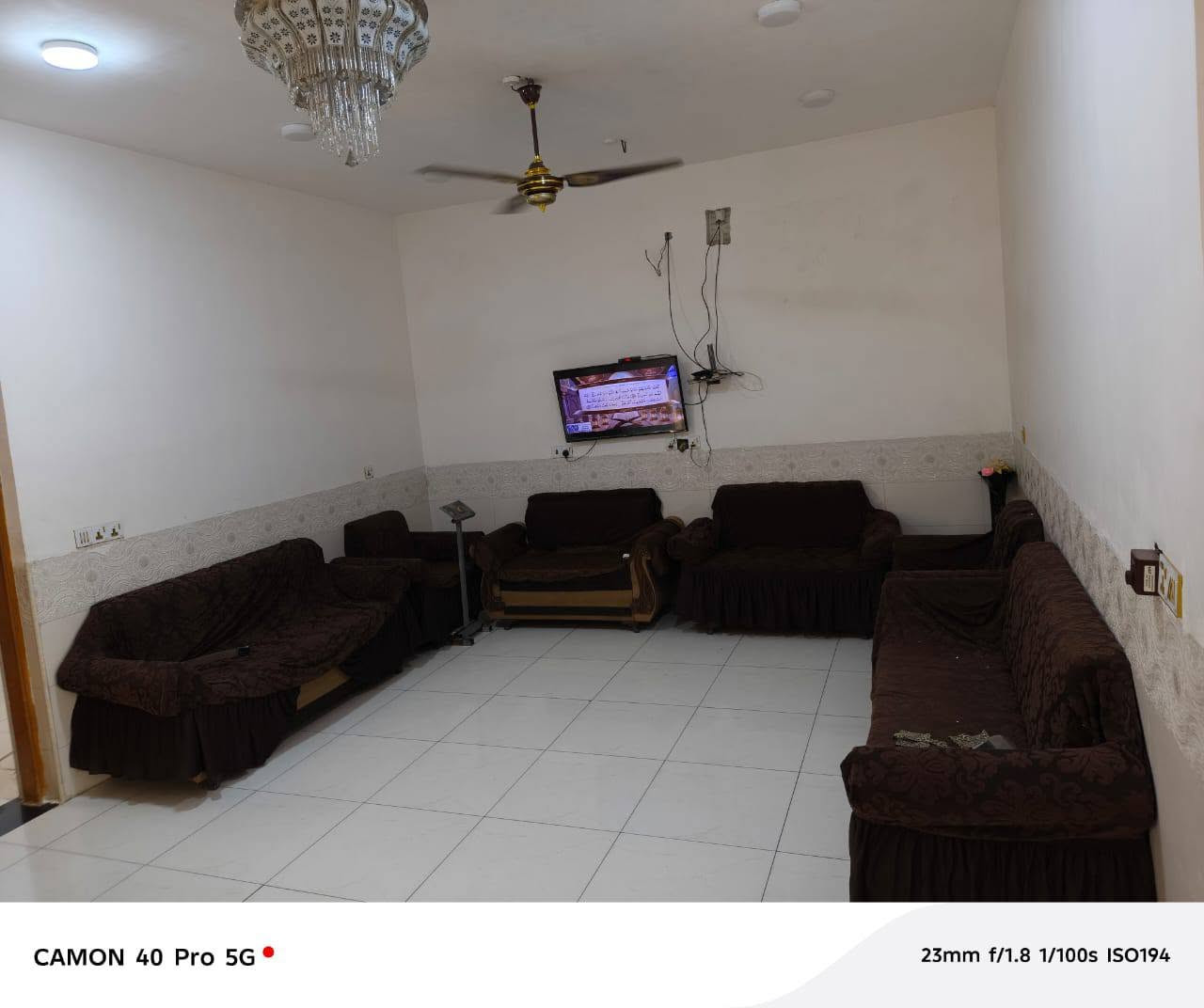 🏡 دار للبيع
📍 الموقع: الزهراء – خلف حديقة المعلم.
📐 المساحة: 200 م² بالسند، وواقع الحال 220 م² أو أكثر.
🏠 مواصفات الدار:
بناء حديث.
طابقان.
4 غرف نوم.
تصميم عملي ومناسب للعائلة.
📞 للاستفسار: *********** (اتصال) *********** (اتصال وواتساب)
