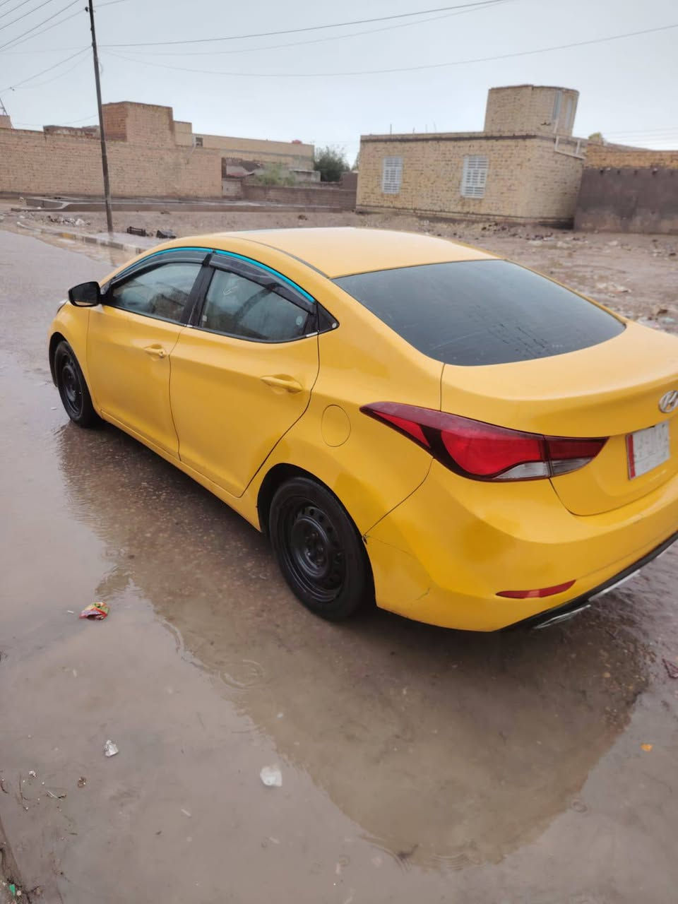 سلام عليكم انترا للبيع موديل 2015 للبيع خليجي مكينه 1800 كير حداده تبريد كهربايات تخم تاير تحكم بل استيرن  سنويه لل2027  مشروع وطني لا ضربه ولا تبديل  سعر 83 وبيه مجال عنوان ميسان المجر الكبير السعيده رقم الهاتف ***********
