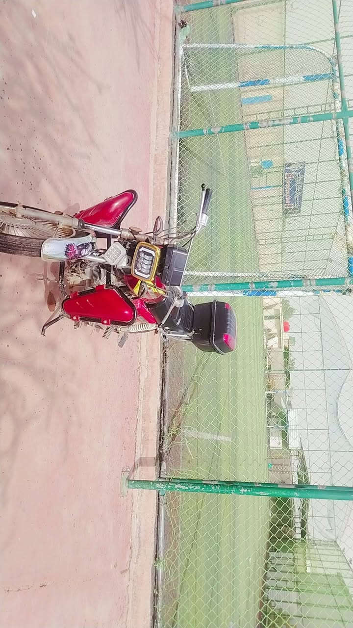 سلام عليكم شباب. دراجه ايراني مديل ٢١ الدراجه نضيفه ومكفوله من كلشي سعر ٤٥٠ وبيه مجال بسيط حك الجيه العنوان الكرغوليه سايد لواحد رقم *********** واتساب
