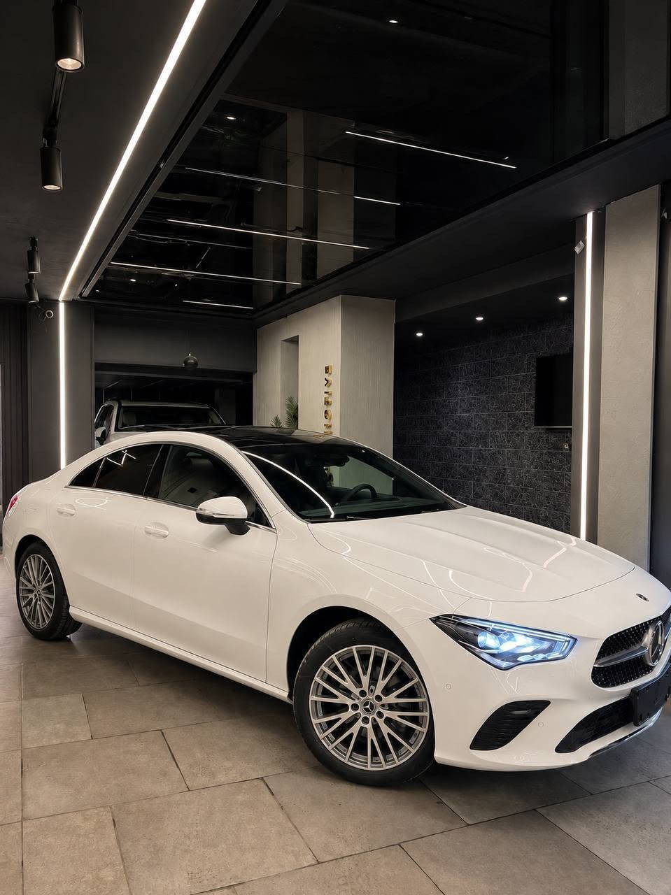Mercedes Cla 200
Model 2026
Zero
1300cc turbo 
163 Hp

وكيل 
كراسي كهرباء وميموري 
امبينت لايت 
سقف بانوراما 
جنوط 18انش 

لون ابيض فرش اسود
 
للتواصل 
01025324859 القاهرة, مصر


**إذا كنت صاحب هذا الإعلان وتريد حذفه لأي سبب، رجاءا أرسل رسالة إلى الدعم الفني**