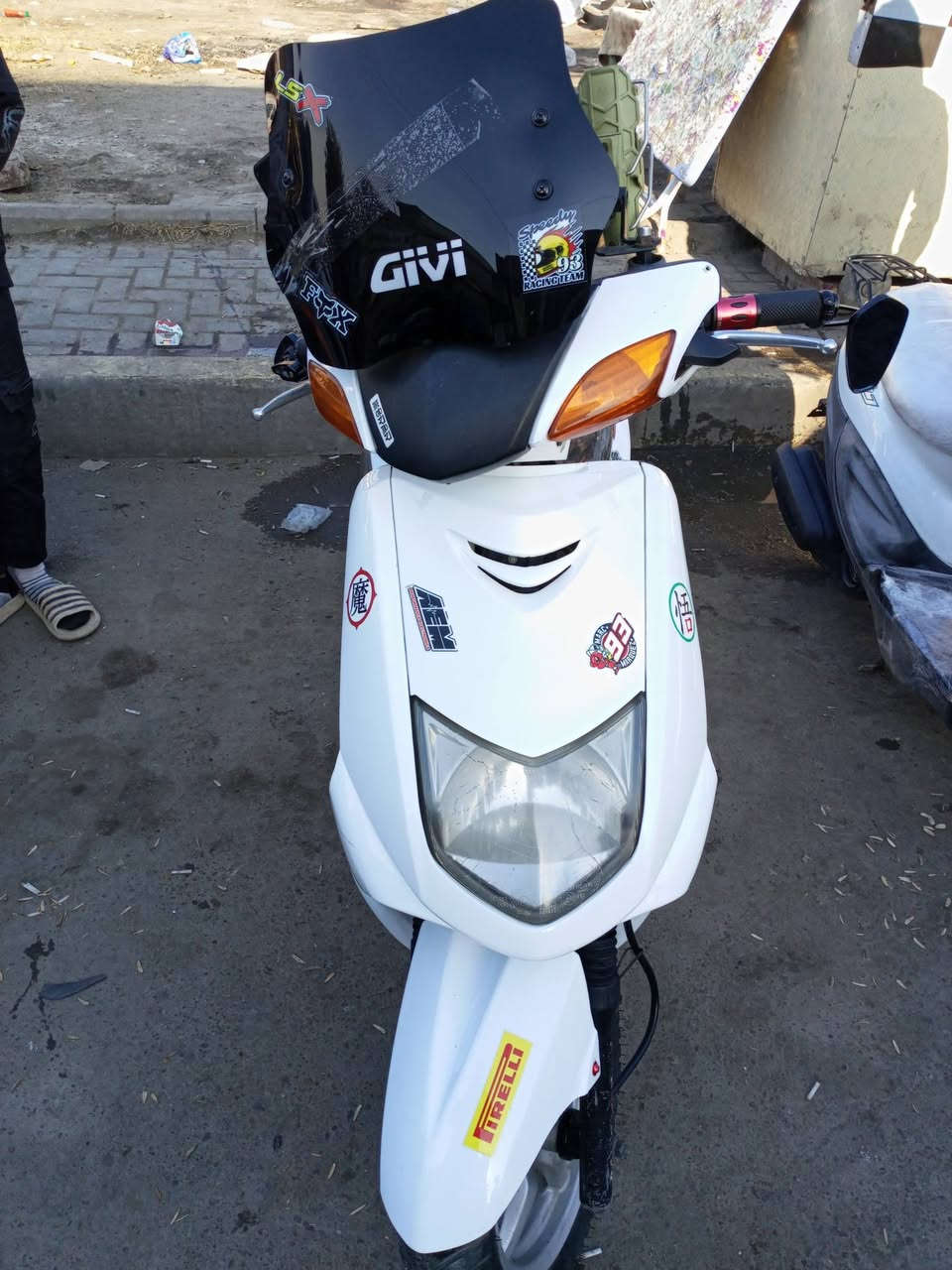 الدراجه سكنس نثيه نضافه كهربائيات مكفوله من كلشي الدراجه
الدراجه مكاتبه فقط 

السعر 650 وبيها مجال 

العنوان بغداد مدينه الصدر 

رقمي ***********
