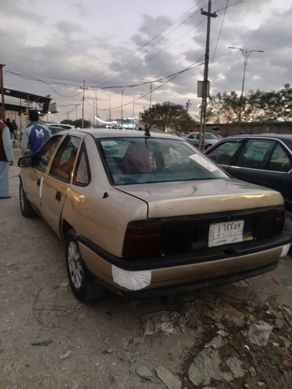 سلام عليكم  سيارة  وبل فكتره  رقم ديالى موديل 90 سياره حلوه  نقص السياره بس ترايش مال بيبان محرك لا صرف ولا بخار  سياره  كلشي شقال بيه سيار تخم تاير جديد  سياره تاخذ صافي  مني سعر 27 وبيه مجال  مكان السيارة ديالى جلولاء رقم الهاتف  ***********
