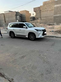 لكزز LX570 • موديل 2021 • داخل احمر بلادي