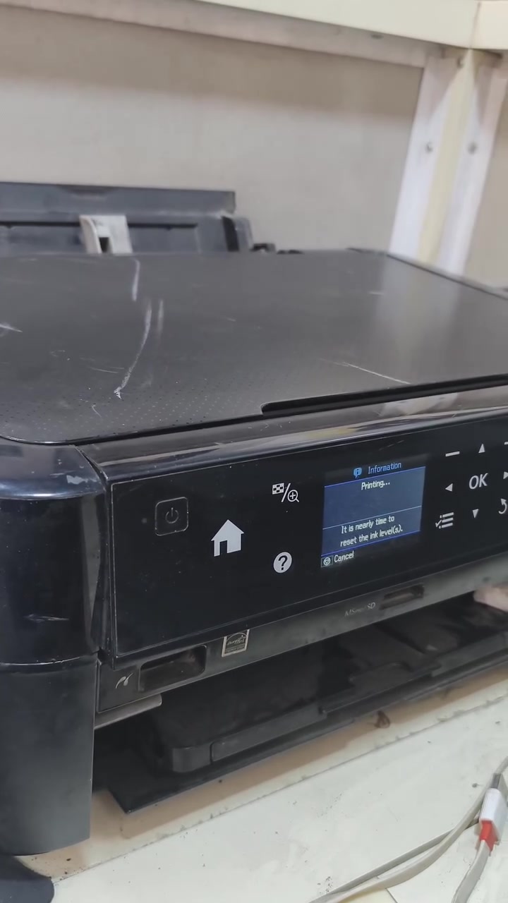 السلام عليكم طابعة Epson l850 ست ألوان للبيع سعرها 120 ألف وبيها مجال للشراي ، مشكلتها عبيتلها احبار مو زينه وكامت تلخبط بالألوان وتطبع مو زين، والسجه همين متحركة مالتها واطخ حبر أسود بالصوره، كلشي يشتغل بيها بس بيها هاي المشاكل، اريد ابيعها هي ومشاكلها هاي مثل القطع الغيار تفصيخ . 

موقعي بغداد الحرية الثانيه ، لا يوجد توصيل


**إذا كنت صاحب هذا الإعلان وتريد حذفه لأي سبب، رجاءا أرسل رسالة إلى الدعم الفني**