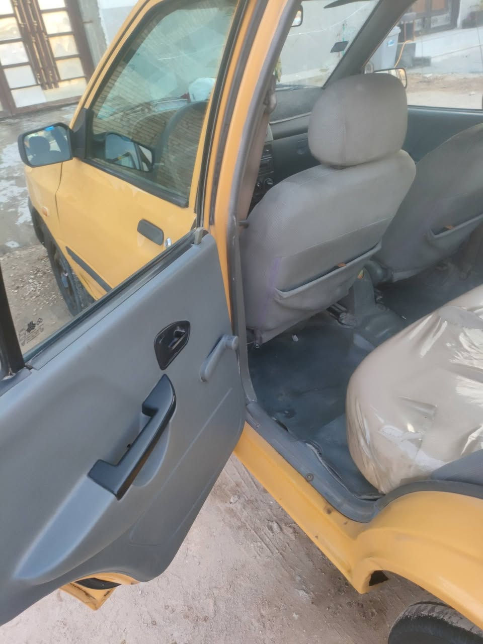 سايبة موديل ١٥رقم بغداد دولي مصفرة هيئة وغرامات مسؤليتي مكاني كربلاء  سنويتها جديدة  خاص موجود .
.وتساب *********** 
بيها تصليحات بالشواصي
للبيع او مراوس. سعرها 28
