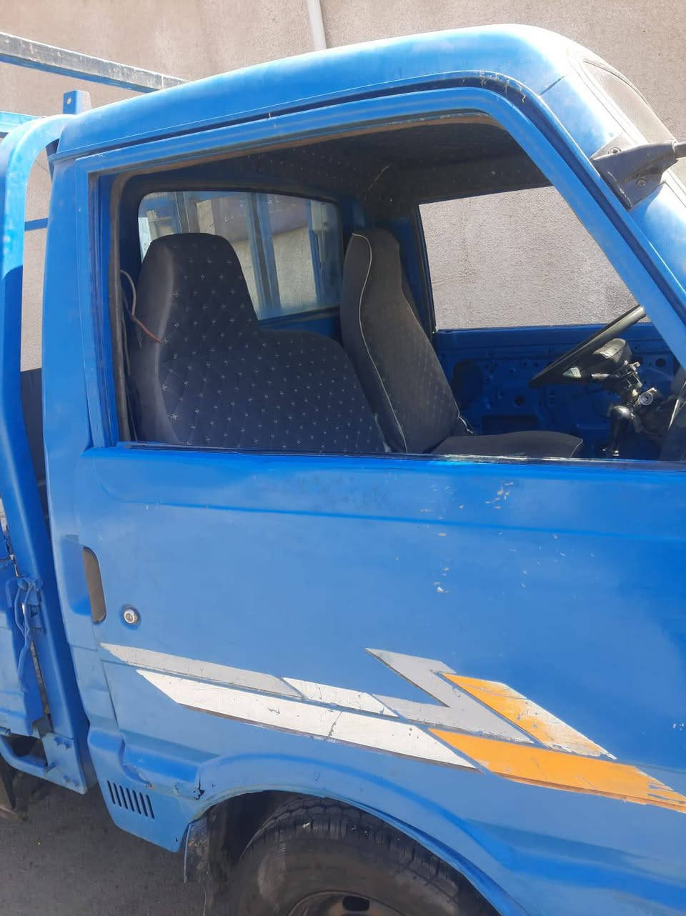 سلام عليكم شباب سياره بنكو للبيع موديل 94 بدون تحويل راعيهه ما اندله السعر 20 وبيه مجال تواصل على هاذ رقم ***********
