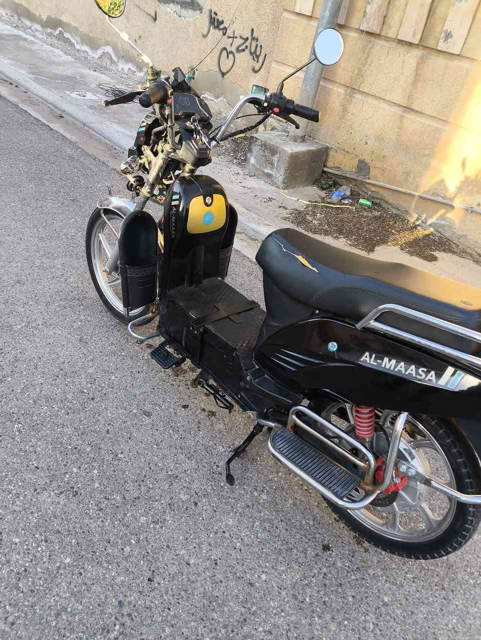 هارلي لبيع موديل 23 نوع الماسه بطاريات عشره يقرن كهربائيات كلها شغاله اي نقص مابيه  نضافه فول نضام بك كل نقص مابيه سعر 375 بيه مجال لشراي
***********
+9647827587898
