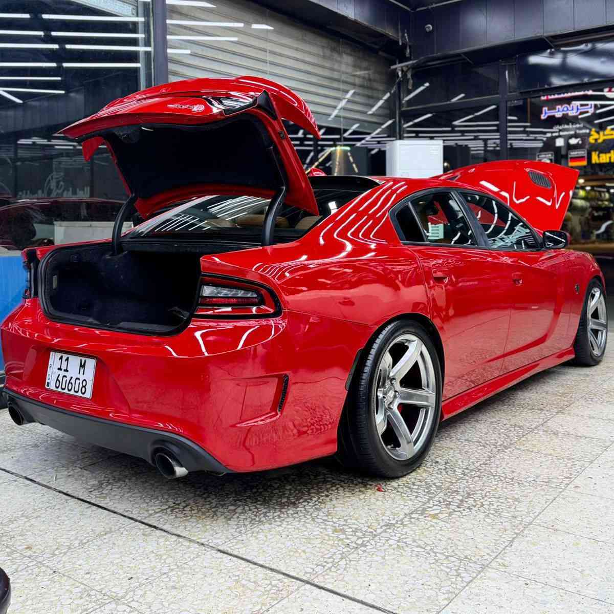 تشارجر 2016 هيلكات 
 رقم بغداد بأسمي 
حادث سياره موضح بلصور 
ادامه كامله مسوي للسياره تخم تاير جديد 
حداديه امامي خلفي جديده اكسل جديد 
دركه Rbm اخر صدار بعد هواي شغلات بيه
مكان السياره بغداد حي الجهاد 
رقم صاحب سيارة ***********
