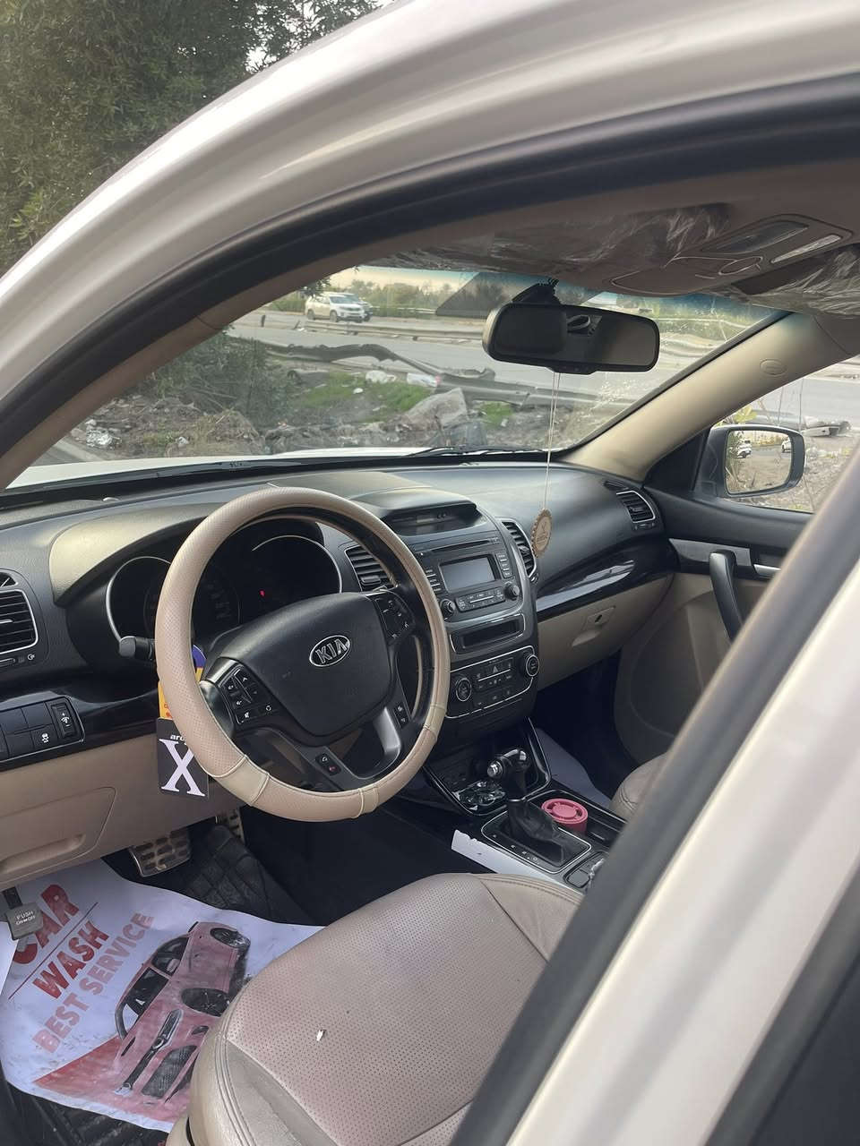 السلام عليكم بيع مستعجل  سورنتو 2015 وارد خليجي 7 راكب 3 قطع تبريد  بصمة تشغيل بصمة ابواب مري شفط اشاير بلمري حساس خلفي كامره خلفية مكفولة من الصبغ فقط بارد  محرك 4 سلندر gdi مفتوح على يد الشركة السيارة نضيفة ماشية 156 كيلو السعر 160 السيارة في بغداد حي الخضراء  بيه مجال بسيط رقم الهاتف ***********
