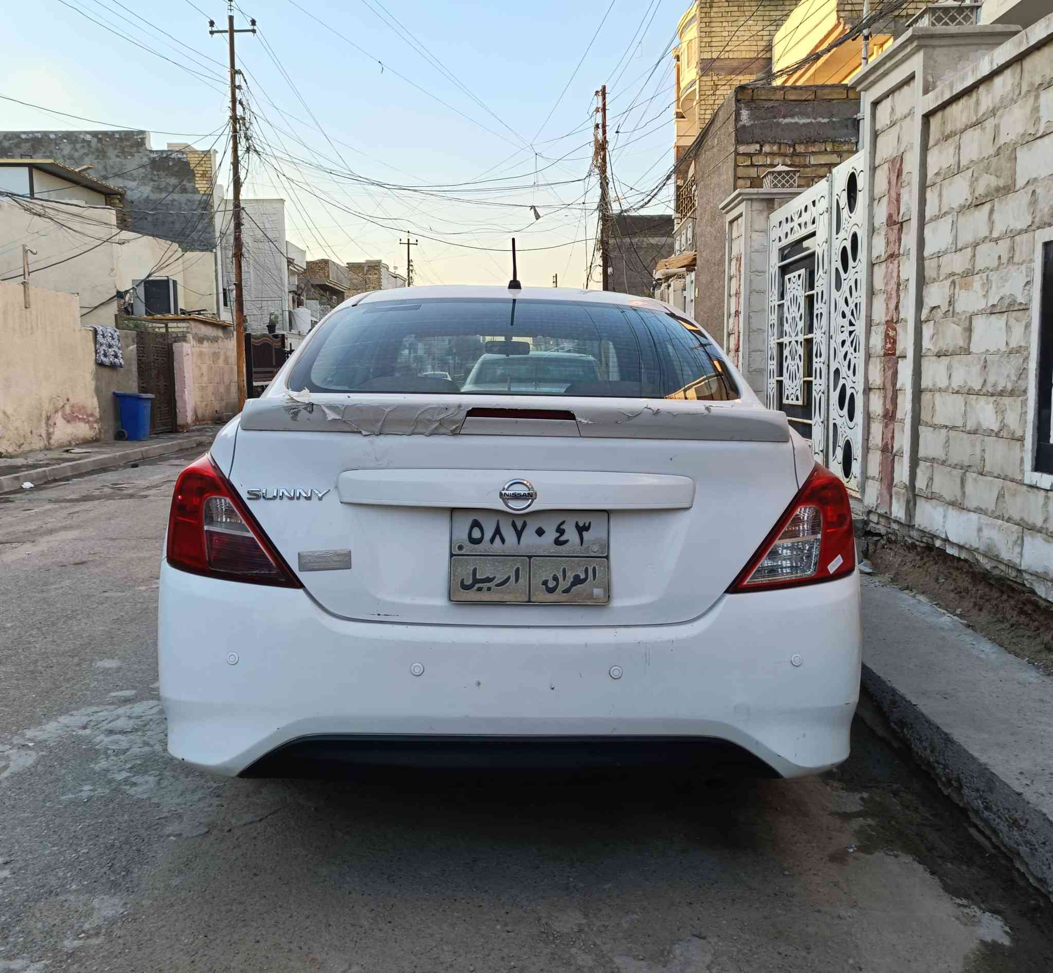 بيع فقط 
نيسان سني هندي موديل 2020
السعر 93 ورقه للاتصال *********** مجال بسيط
رقم اربيل باسم شركه شرط تحويل او وكاله 
محرك وكير نظاف 
التبريد شغال 
صدر وتخم تاير جديد
بدون صبغ بيها طخه بالداعميه الاماميه نكسرت وبدلتها 
وبيها بارد بالجاملغ الامامي 
المكان بغداد الزعفرانيه
