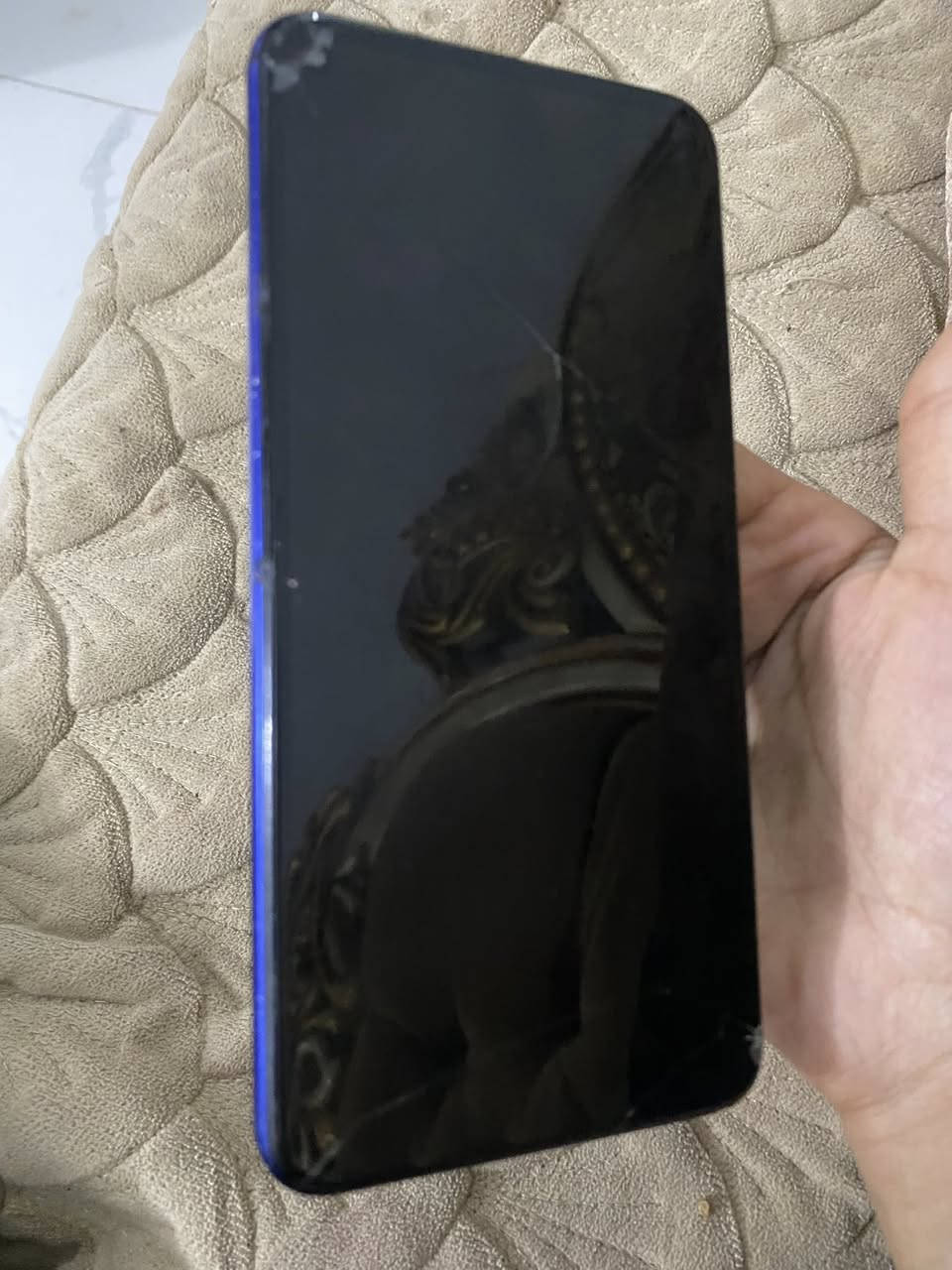 • ذاكرة 128GB
• مبدل شاشة أصلية فقط
• الجهاز شغال طبيعي وما بي أي مشاكل بالاستخدام
• بي فطر خفيف بالشاشة الأمامية  ممأثره على اللمس
• وبي فطر بسيط قرب الكاميرا الأمامية، فه لكامرا الأمامية بيها غواش خفيف
• باقي الأمور تمام

السعر ٨٠ قفل.


**إذا كنت صاحب هذا الإعلان وتريد حذفه لأي سبب، رجاءا أرسل رسالة إلى الدعم الفني**
