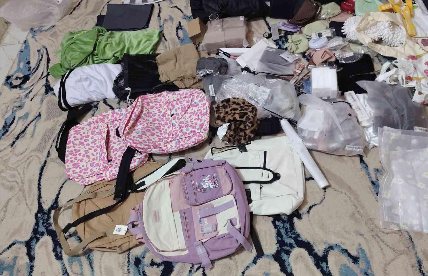 الشلعه البصوره ١٥ قطعه
وعندي شلعه ملابس اطفال وشلحات  وبعد حاجات. ٣٦
كل. شلعه ٥١  قطعه اليريد صور الشلعه الباقيه. يراسلني احولهن ع واتساب.  وبسعر مناسب ينطي


**إذا كنت صاحب هذا الإعلان وتريد حذفه لأي سبب، رجاءا أرسل رسالة إلى الدعم الفني**