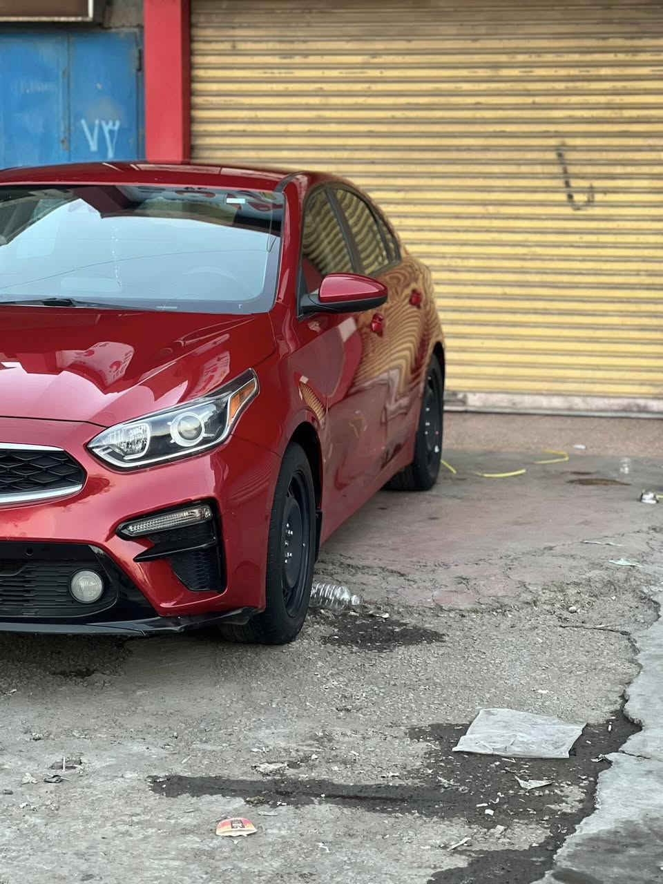 سلام عليكم فورتي موديل ٢٠٢٠ معوقين بعدله سنه وتصير حره سياره خير من الله حادثه مال امريكى باب سايق وبل عراق صار بيه جاملغ وباب خلفي   سياره لا مشتغله تكسي ولا ابد سياره ماشيه ٥٧ ألف سياره على بلادي عنواني بغداد رقم *********** 
سعره ١٢٧ وبيه مجال شي قليل  شراي يتصل ماجاوب خاص
