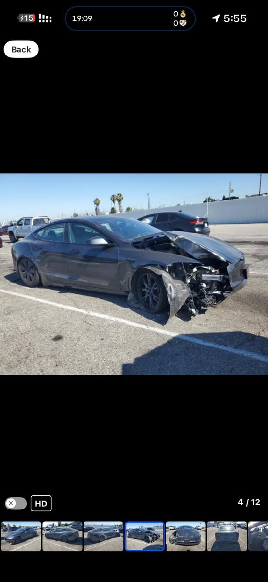 السلام عليكم عندي تسلا اس واصلة با ام قصر ابيع خارج الميناء على وضعها
الي يشتري هيج يتصل رجاءا
***********
