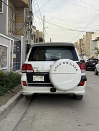 لاندكروزر • ٢٠٠٩ • بدون صبغ