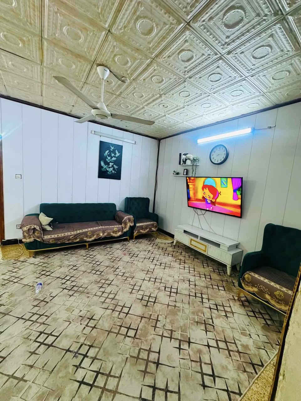 مرحبا
شقه بمجمع الزيتون السكني

ارضي

فئه A 

مساحتها 150 م

3 غرف

صاله

صحيات 2

مطبخ

حديقه داير مداير الشقه

قصدهه للدوله 75الف دينار شهريا

مطلوبه 13 مليون

السعر 55

للاستفسار الاتصال الرقم ‭0784 050 3094‬
