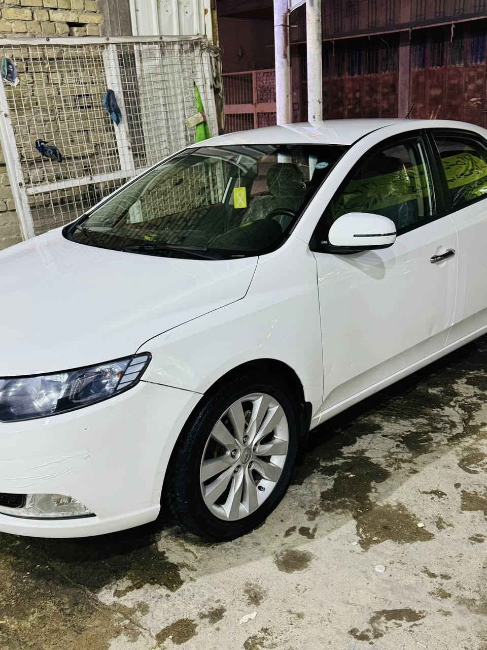 للبيع كيا سيراتو 2013 خليجي محرك 1600 دوش  باسمي تحويل مباشر بيها فقط ربع باب خلفي صبغ بدون دواخل  ماشيه 200 مكانها بغداد 
للتواصل ***********
