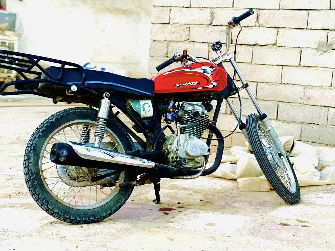 دراجة نامه للبيع موديل22 كلك مبدل بيها بستم فقط دراجة خير من الله معمر بيها غراض كلشي جديد السعر400 وبيه مجال قليل المكان ناصريه مركز
***********
