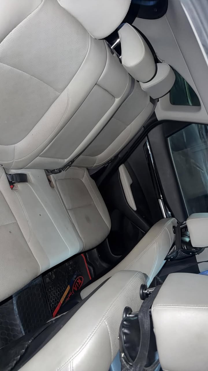 السلام عليكم
كيا سلتوس 2023 محرك 2000 دوش فول مواصفات (مرقم بغداد) حادث بسيط بنيد فقط وباب الخلفي بارد بسيط دواخل شواصي لغود مكفولات محرك كير فتحة سقف / رادارات/ توقف ذاتي/ اطفاء ذاتي / تدفئة بل كشنات + كشنات جلد / تحديد مسار/ وبعد بيهة مواصفات فول
ماشيه 25 الف
السعر145
مكاني بغداد العامريه
للاستفسار ***********
