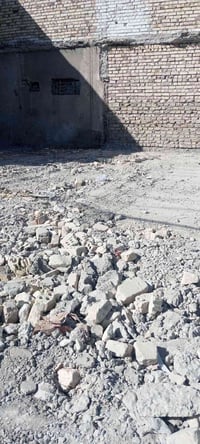 قطعه 100متر مريع على شارع عشرين الحسينيه الضباط حي الزهور الاتصال بالر...