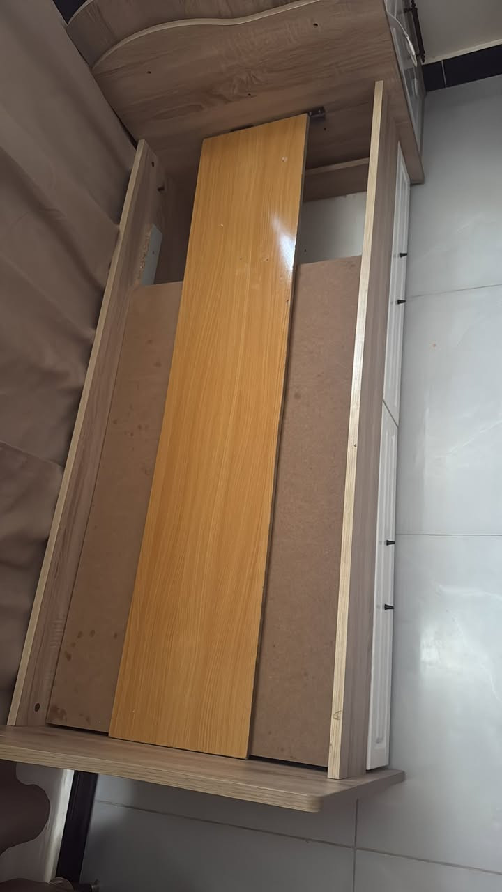السلام عليكم 

سرير طفل يصير كاروك يصير سرير لطفل كبير 

خشب تركي اصلي مابيها اي ضرر


**إذا كنت صاحب هذا الإعلان وتريد حذفه لأي سبب، رجاءا أرسل رسالة إلى الدعم الفني**