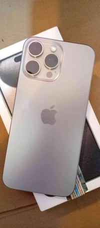 آيفون ١٥ برو ماكس • ٢٥٦ جيجا • نضيف ١٠٠٪