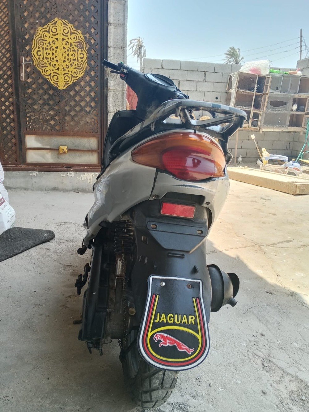 سلام عليكم ياماها اكزز  100بس مبدله العينه 120 دراجه نضيفه كرهبايات كلها سغاله سلف اشاير هورن ما مفتوحه مابيها اي نقص بس كلج خلفي ما بيها شلعه   سعر 380وبيه مجال الشراي مكاني بصره جزيره رقمي ***********