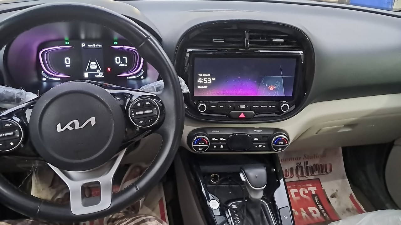 السلام عليكم
سول 2025
ماشيه شي قليل 
سياره كلين فقط ايرباك ستيرن
رقم انكليزي بغداد تحويل ثاني يوم السعر 175وبيه مجال 
***********الاتصال
