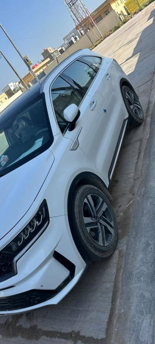 سلام عليكم سيارة سورنتو للبيع 2022 
فوول 1/1. 
5 كاميرات شاشة ديجيتل مواصفاته    
كشنات تدفئه تبريد + كهرباء 
تبريدهه ثلج ❄️ 

سقف بانورامي بالكامل 

ماشية 126 الف  حقيقي السياره 

السياره محافظ عليهه بانزين محسن  
السياره محركهه 6 اسلندر

سايد بريك كهرباء 

دفع رباعي فور ويل 

٤ انضمه قياده 

كير ماوس 

تخم تاير جديد
وارد خليجي 
البندي مبدل وكاله وبيها بارد بالجاملغ الخلفي 
الاستفار الاتصال على الرقم  ***********

 السعر 275
