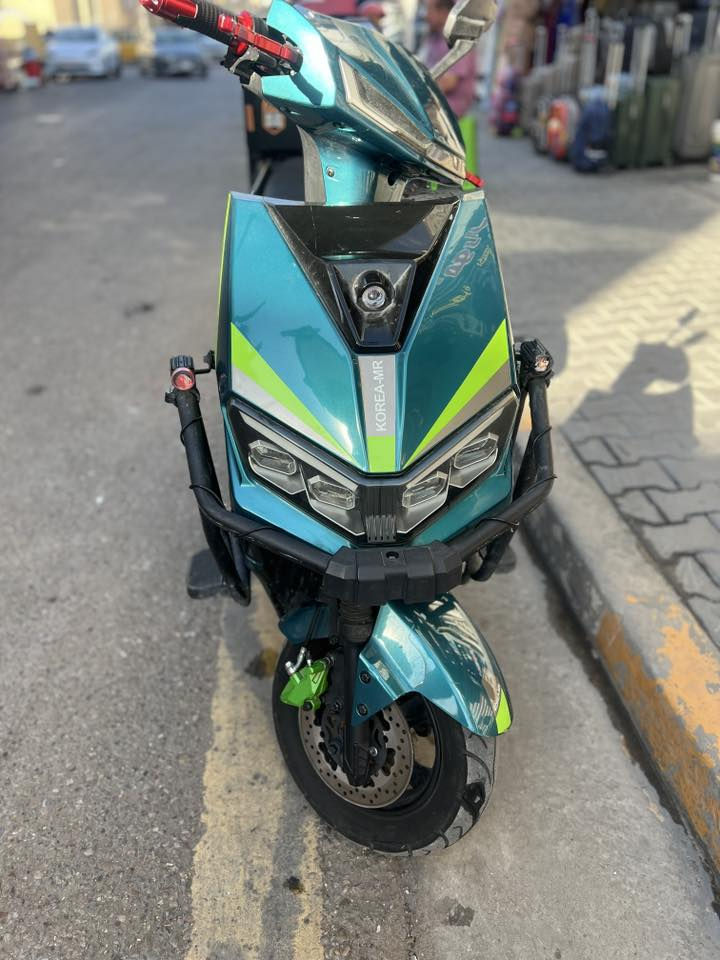 دراجه شحن للبيع نوع جبلي وحشي
صناعه كوري 
6 بطاريات فضائي 
دراجه صارلهه عندي 3 اشهر 
سبب بيع محتاج 
دراجت ماحجي شي عنهه ابد 
لان بعدهه كارتون بعده جديده 
نضافه مثل مشوفون بصور 
امانت الله خواتهه لحد بارحه عاملت عليهه 10250 
رايدهه اني 950 وبيهه مجال بسيط 
بريكات زنون تايكر خلفلي جبلي بدلت دسكات جدد 
بيهه نظام بگ خلفي وبيهه بصمه شاشه وبصم تشيغل بعد ونطيك بيهه ظمان تروح للحسينه وترجع 
بطاريات اصليه نوعيه كلش زينه 
عنواني بغداد جامع ندا ***********
