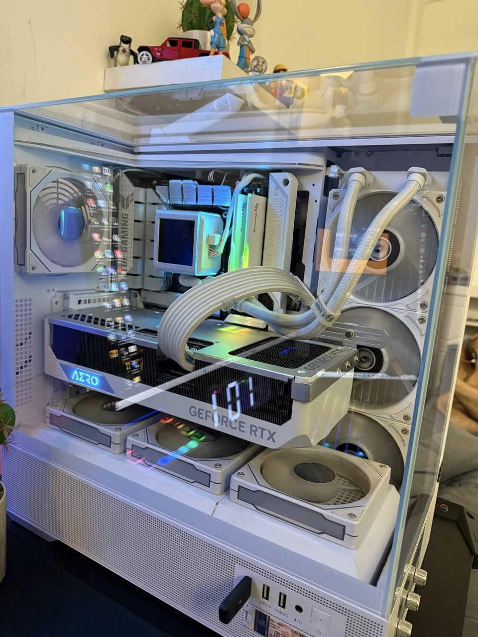 السلام عليكم تجميعة قوية بيضة وموصفات فول استعمال قليل كارتين كاملة سبب البيع عدم التفرغ
مواصفات 

1-Intel Core 17-14700K Processor Try

2-cooling Lian Li GA II LCD SL-INF 360 White

3-MB ASUS TUF GAMING Z790-BTF WIFI D5 

4-Gigabyte RTX 4080 SUPER AERO OC 16GB

5- ram G SKILL Ripjaws M5 RGB DDR5 32GB (2x16GB) 
6000MHz

6-NVMe LEXAR NM790 2TB - 7400MB/s GEN 4

7-PSU POWER SUPPLY Segotep GM850W 850W Gold Full Modular

8-cases Xigmatek Vision

السعر 4 ملايين


**إذا كنت صاحب هذا الإعلان وتريد حذفه لأي سبب، رجاءا أرسل رسالة إلى الدعم الفني**