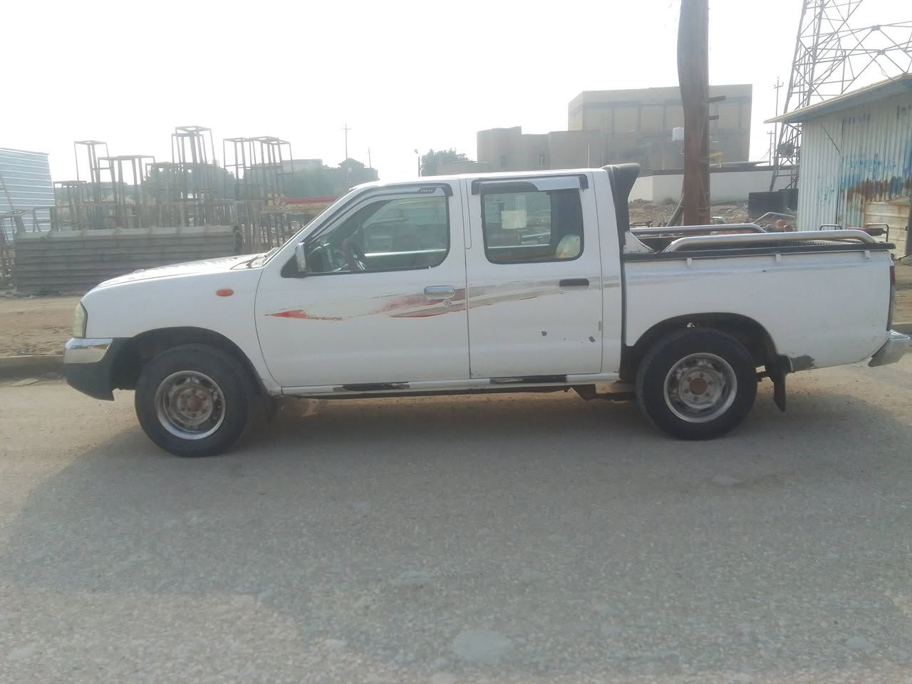 بيكم نيسان وارد خليجي موديل ٢٠٠٩ بيها ثلاث قطع طخات بسيطه ما عابر صبغ اربع قطع أثر جراده السعر ٩٥ ورقه مع المجال مكفولة من الكلبه والتكم والشاصي
