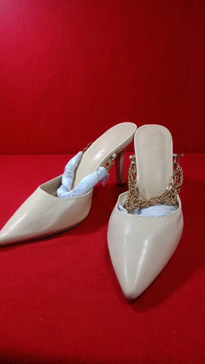 بنات حبيباتي هذا البيج مالتي احذية نسائي وعندي بعد وراح اوفر رجالي اريدكم ادعموني فدووه عندي 13 و10 و8 كلشي وسعره


**إذا كنت صاحب هذا الإعلان وتريد حذفه لأي سبب، رجاءا أرسل رسالة إلى الدعم الفني**