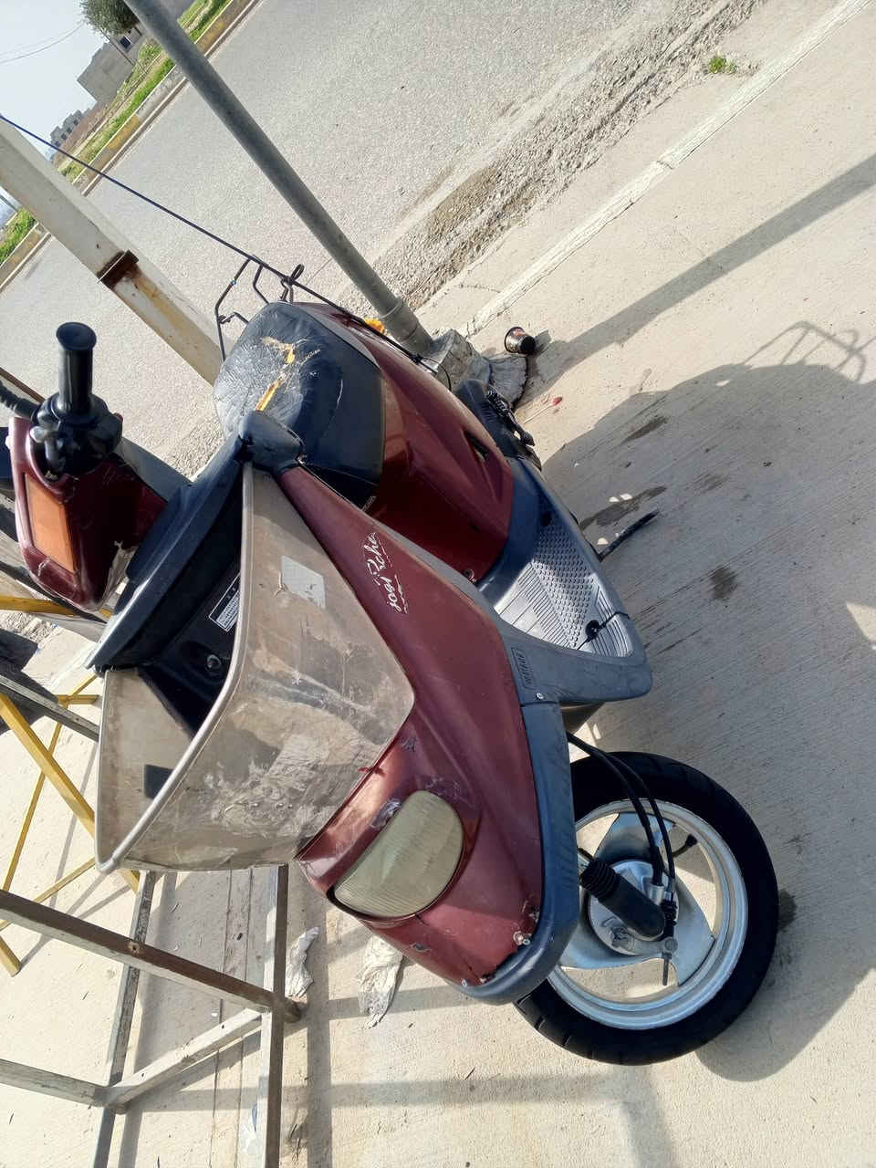 سلام عليكم دراجه للبيع النضافه 70% مكينه كبس  الشاصي مكسور وملحوم ما علي شي السعر 200 المكان اربيل للتواصل واتساب ***********
***********
