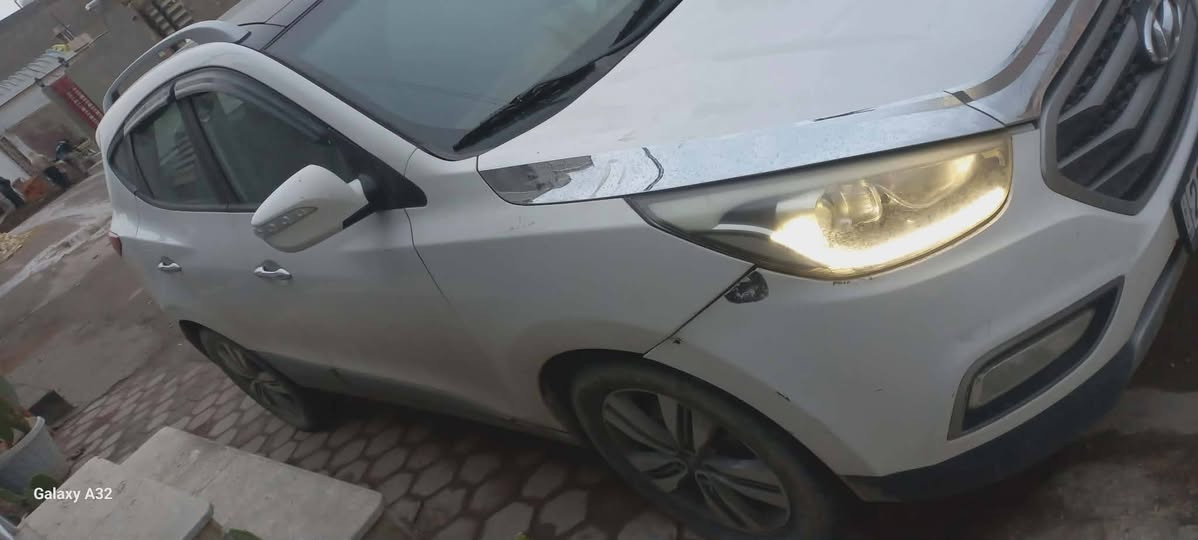 سلام عليكم
سياره للبيع 

ادوات  ادوات  ادوات 

كصه جنطه فقط 

سعر.   75 ورقه وبيه مجال 
سياره مكينه  كاز 

موديل.   2014.  فول مواصفات 

***********
