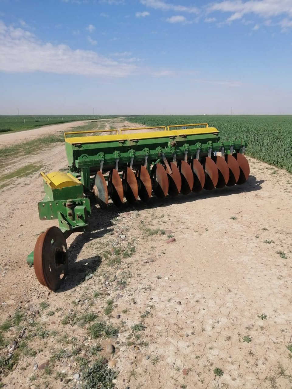 السلام عليكم دسك للبيع ثنعش ١٢ صاج لاتصال ***********
