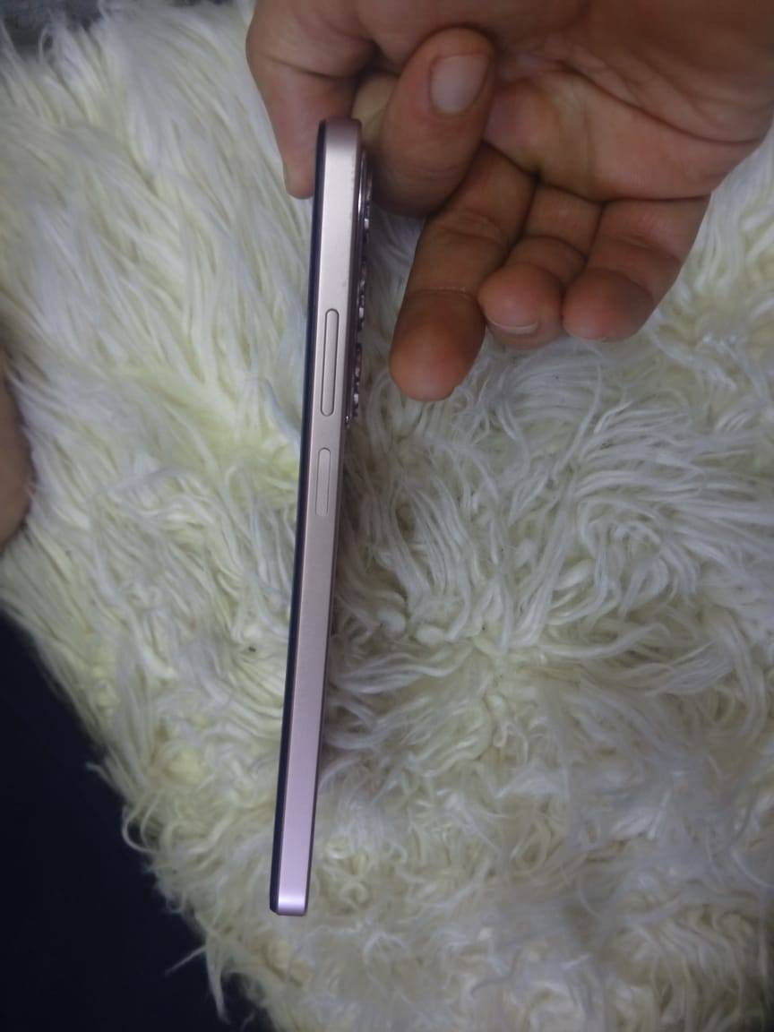 السلام عليكم جهاز لبيع أخو جديد قليل الاستخدام مثل ما واضح بلصورذاكره256سعره 200مكان بغداد الصالحيه(***********)
