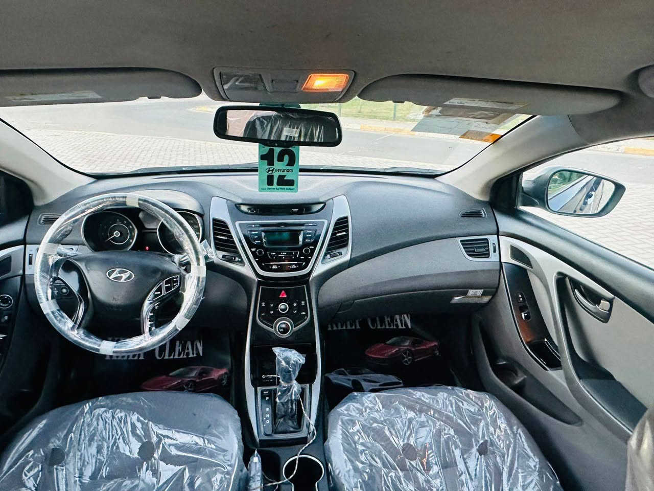 سلام عليكم من رخصة الادمن المحترم النتره البيع سيارة جاهزة مكينة وكير وصدر تبريد وارد امريكي حادثها الجاملغ الخلفي وصبغ الباب موديل 2015منضومة غاز باقي السيارة كفالة السعر 107وبيها مجال مكان السيارة البياع الاتصال***********
