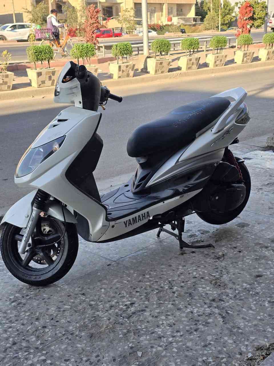 سلام عليكم
سكنس نوزل كوري
كفاله عامه 
برغي مابيه نقص
الذيل مالته موجود
بيه يدات اصليه 
تاير خلفي جديد
بيه لايت زنون اصلي
عليه ادامه كامله 
ماشيه 20 الف
900بيه مجال
بغداد بياع تقاطع درويش
***********
